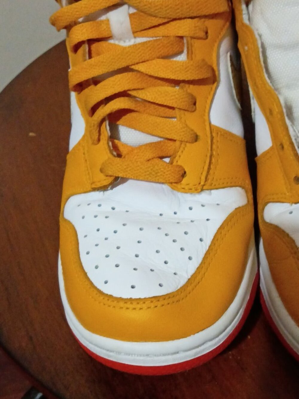 Nike Dunk High Women's Shoes University Gold Metallic Gold Size 7 DQ4691 700 - Picture 6 of 14